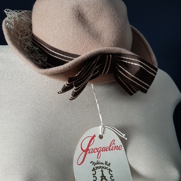 Vintage tags on jaqueline hat - Picture 2 of 5